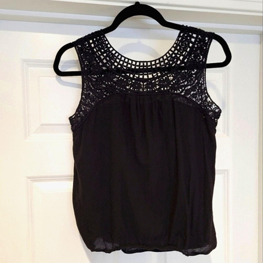 Studio M sleeveless crochet top